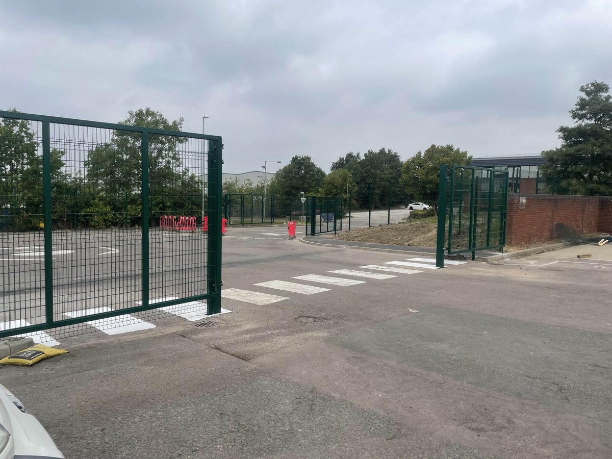 Riverside Fencing Contractors commercial fencing installation